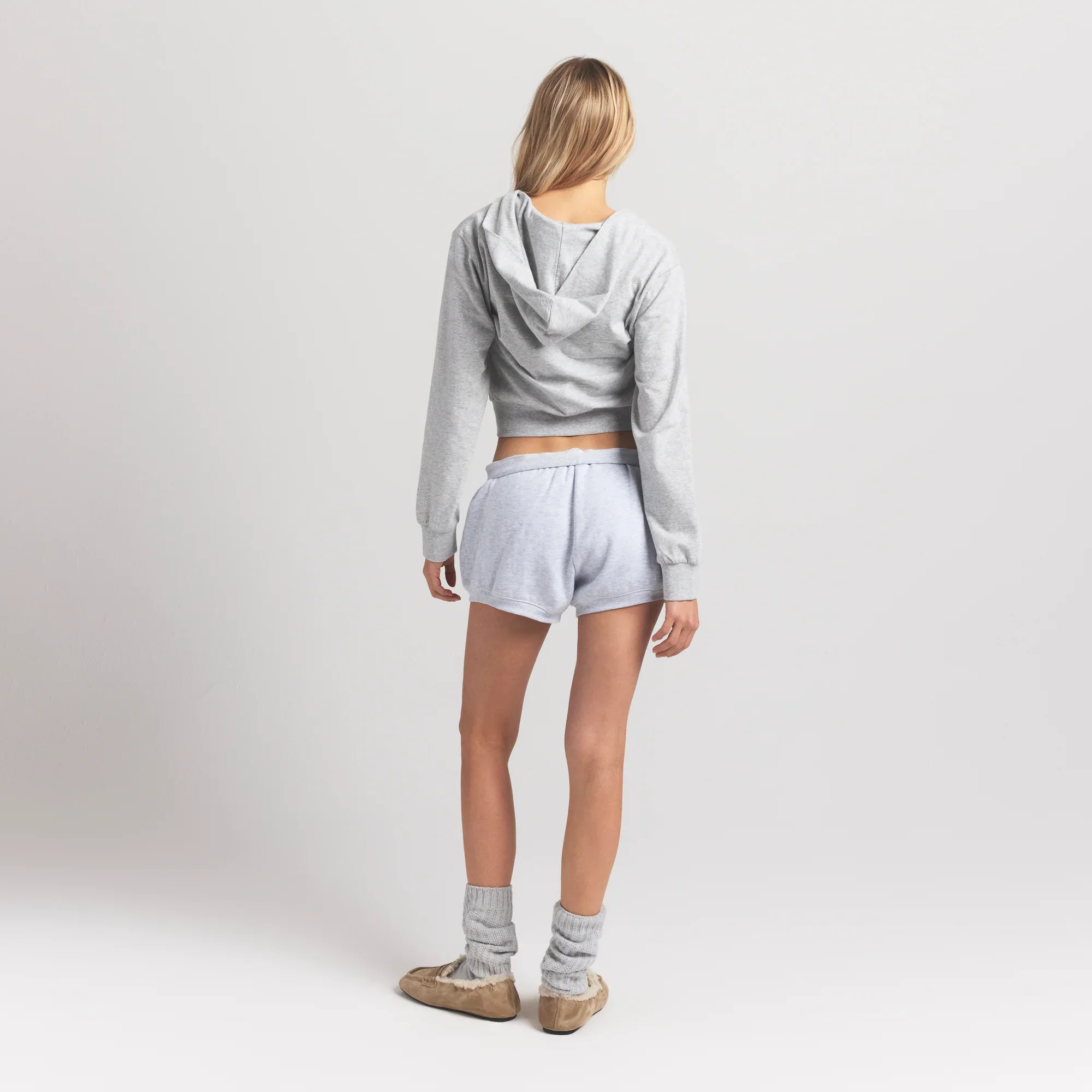 COTTON FLEECE BUBBLE HEM SHORT | LIGHT HEATHER GREY - Image 3