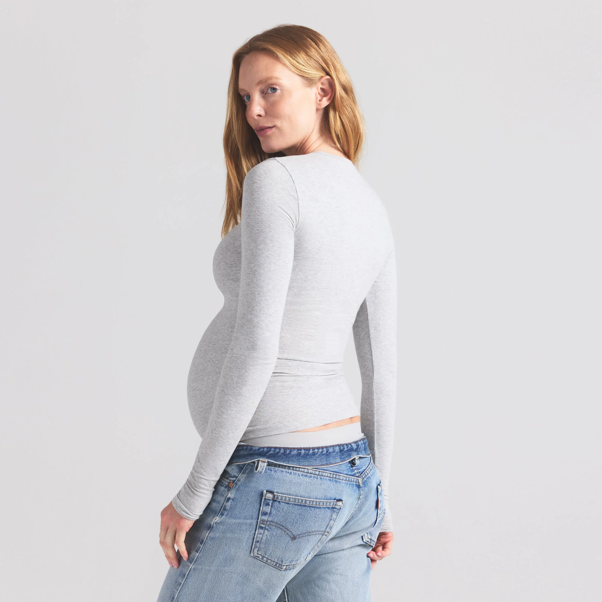 COTTON JERSEY MATERNITY LONG SLEEVE T-SHIRT | LIGHT HEATHER GREY - Image 3