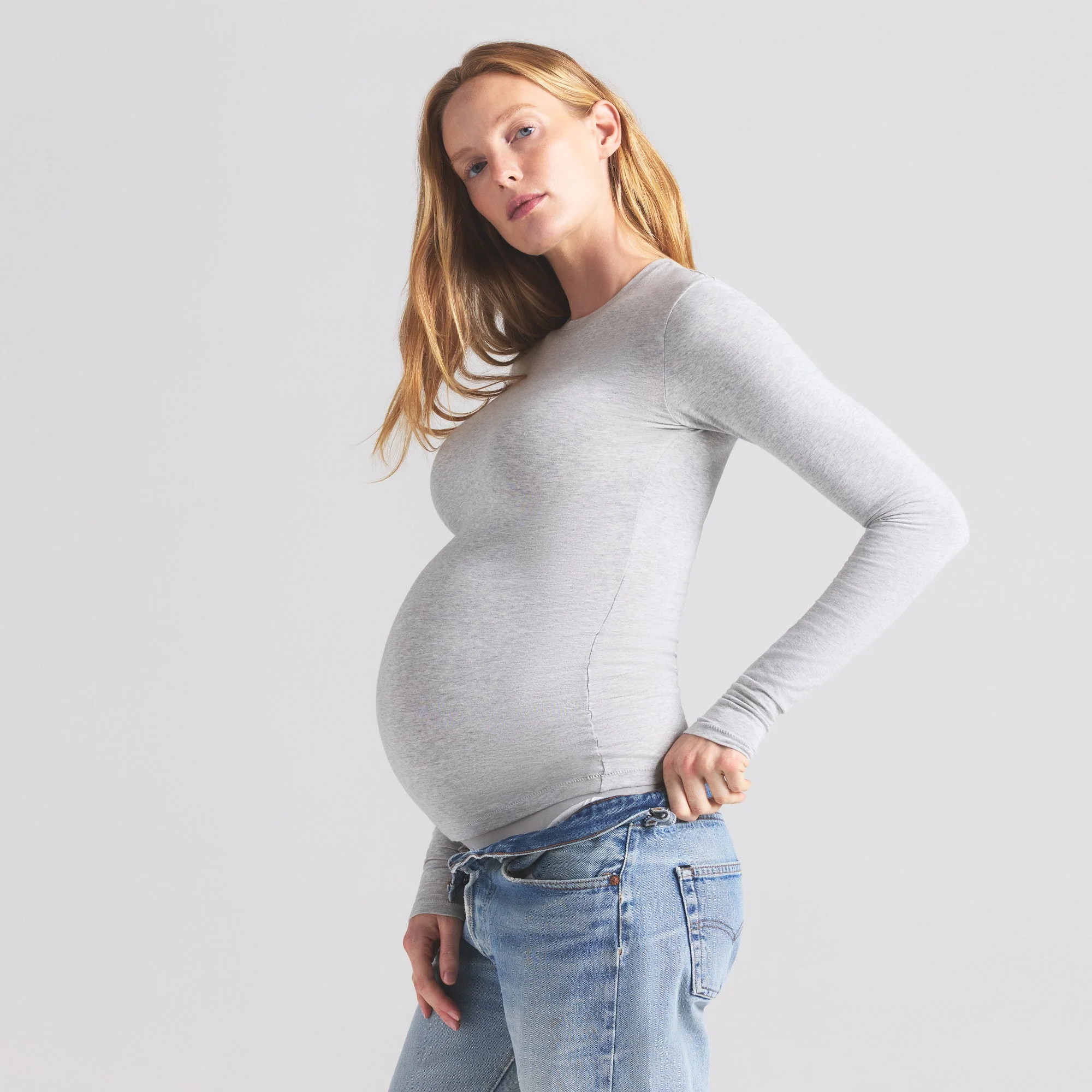 COTTON JERSEY MATERNITY LONG SLEEVE T-SHIRT | LIGHT HEATHER GREY - Image 4