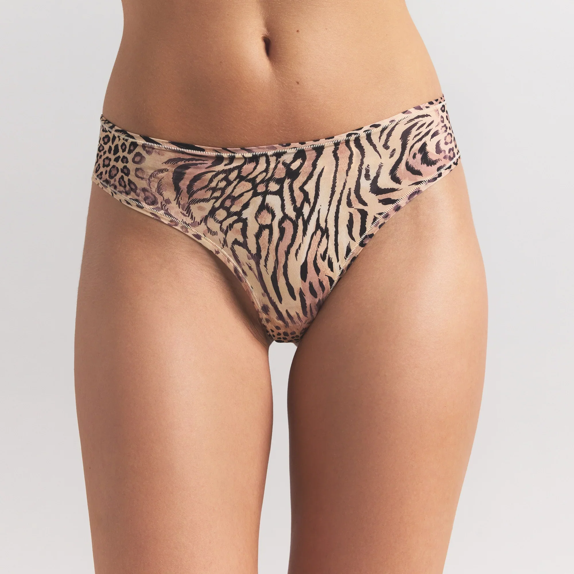 FITS EVERYBODY THONG | SAND MULTI ANIMAL - Image 3