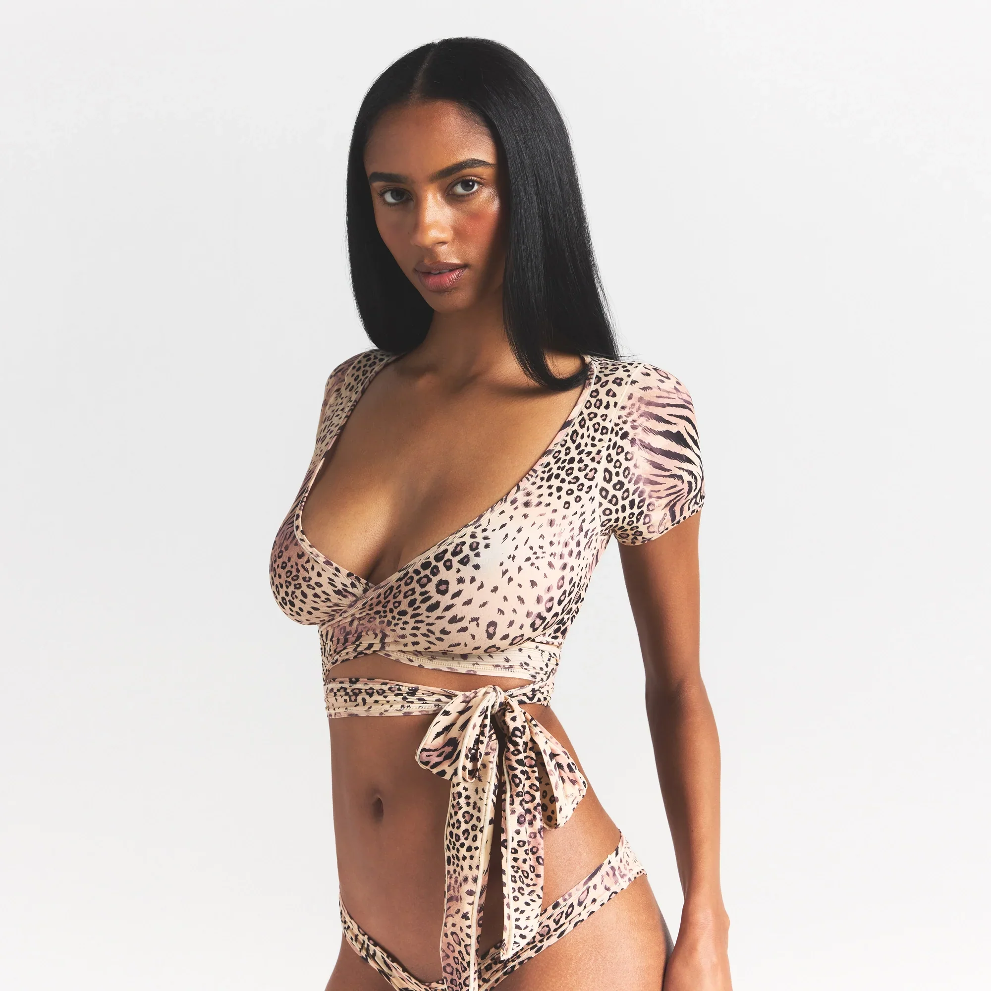 FITS EVERYBODY WRAP SUPER CROPPED T-SHIRT | SAND MULTI ANIMAL - Image 7