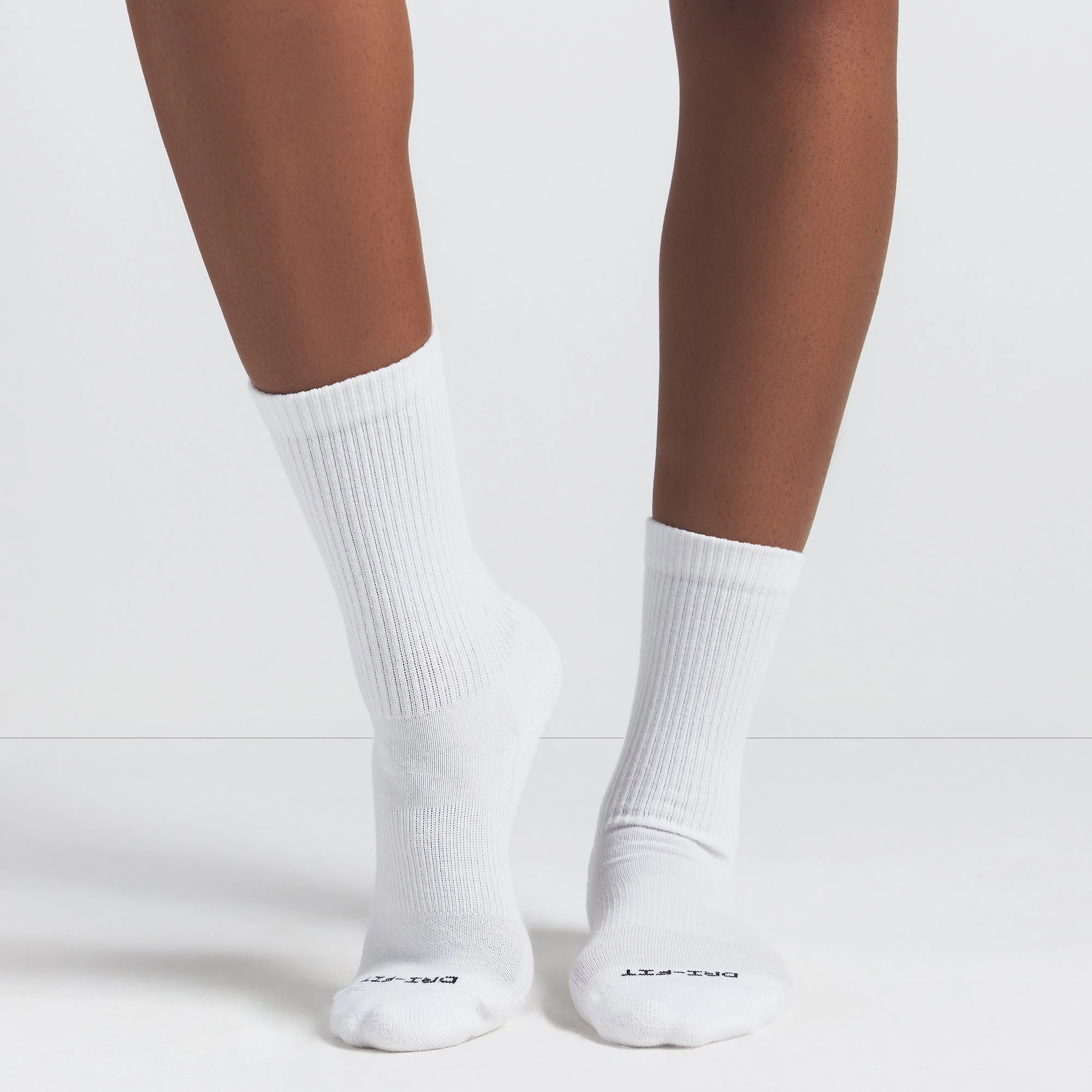 NikeSKIMS ACCESSORIES DRI-FIT CREW SOCK 3-PACK | SNOW - Image 2