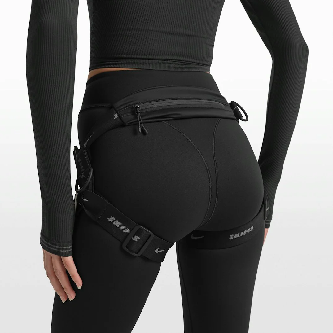 NikeSKIMS ACCESSORIES HARNESS WAISTPACK | OBSIDIAN - Image 3