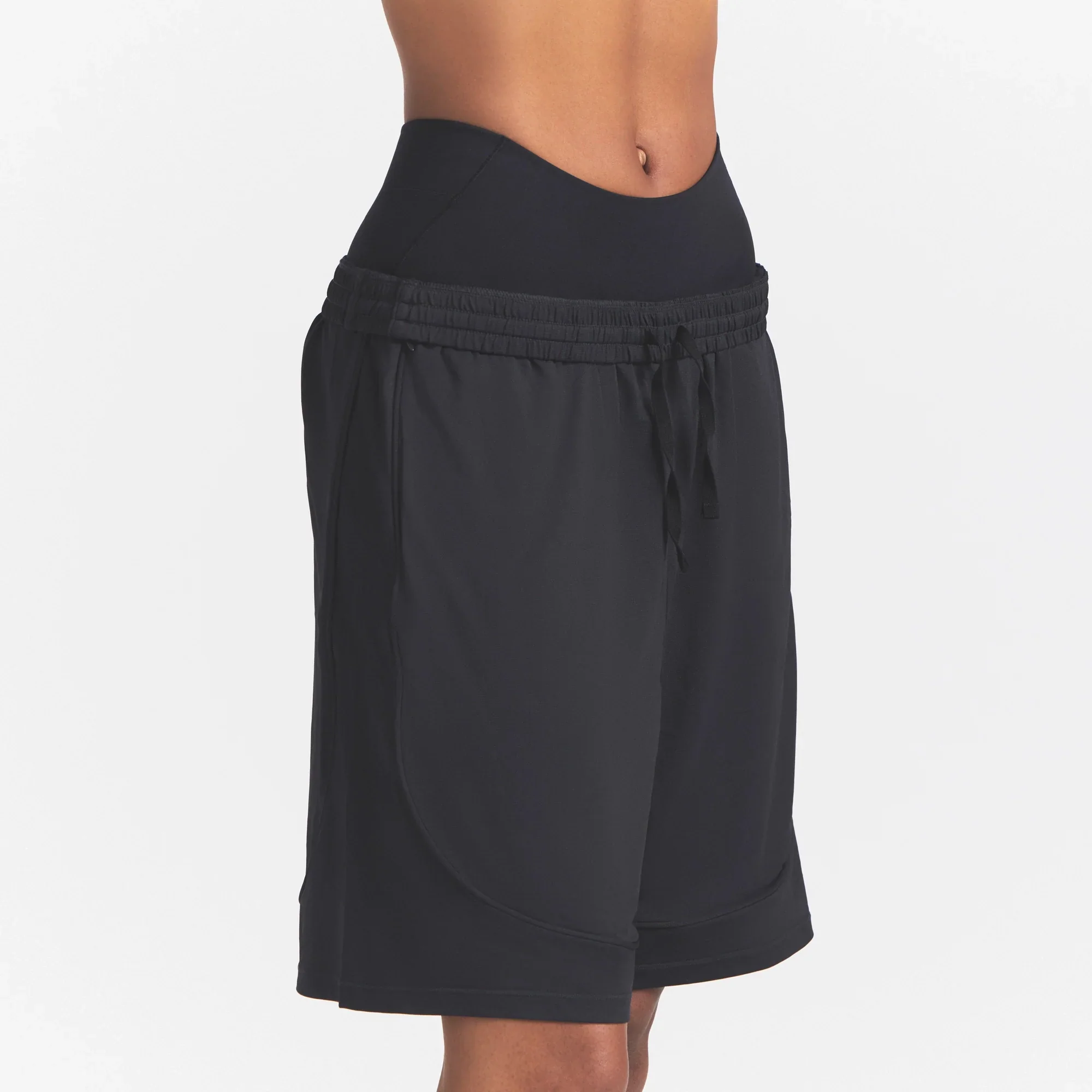 NikeSKIMS AIRY DRI-FIT™ RELAXED SHORT | OBSIDIAN - Image 2