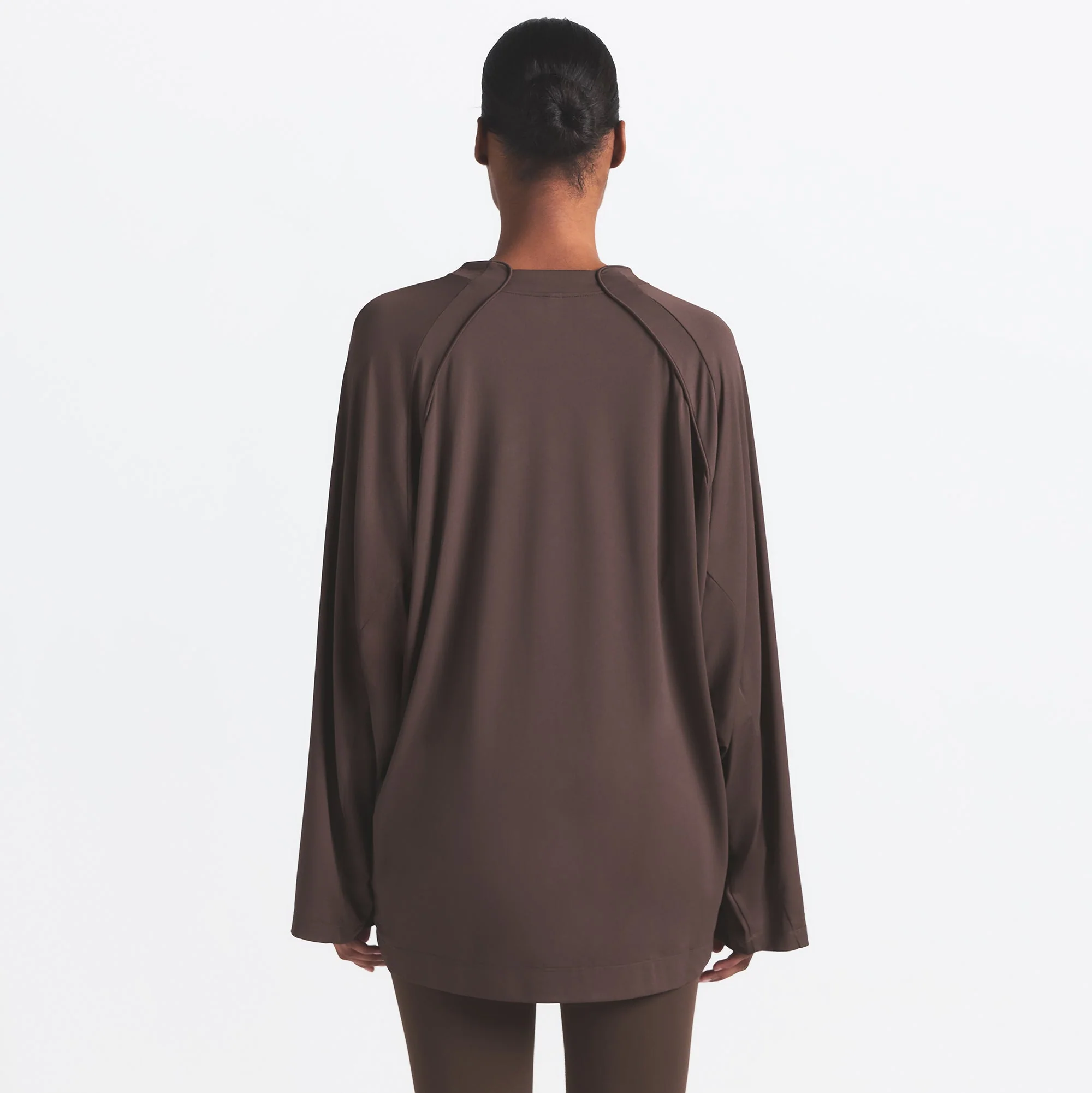 NikeSKIMS AIRY V-NECK OVERSIZED LONG SLEEVE TOP | DARK SEPIA - Image 3