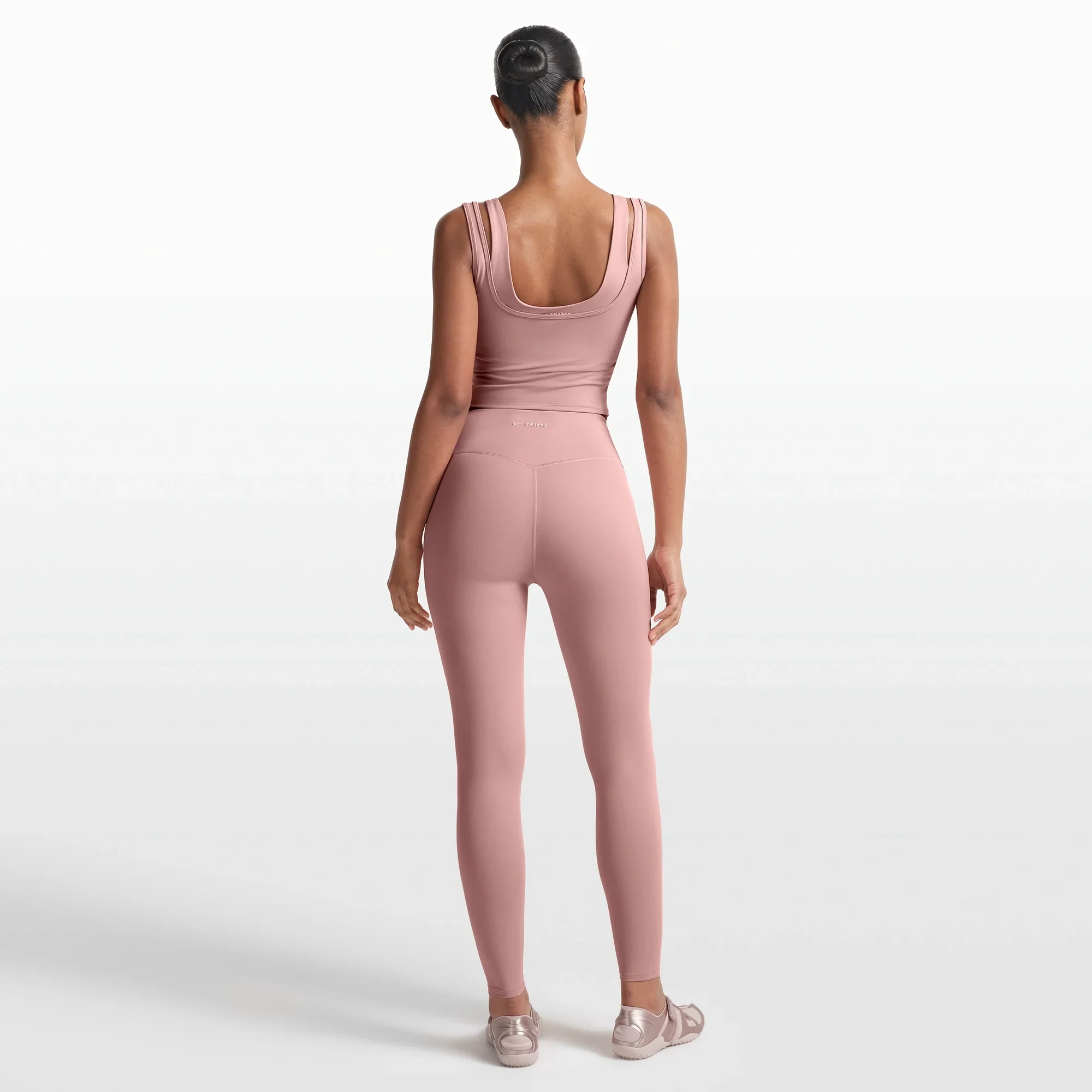 NikeSKIMS MATTE 26" LEGGING | HIMALAYAN - Image 3