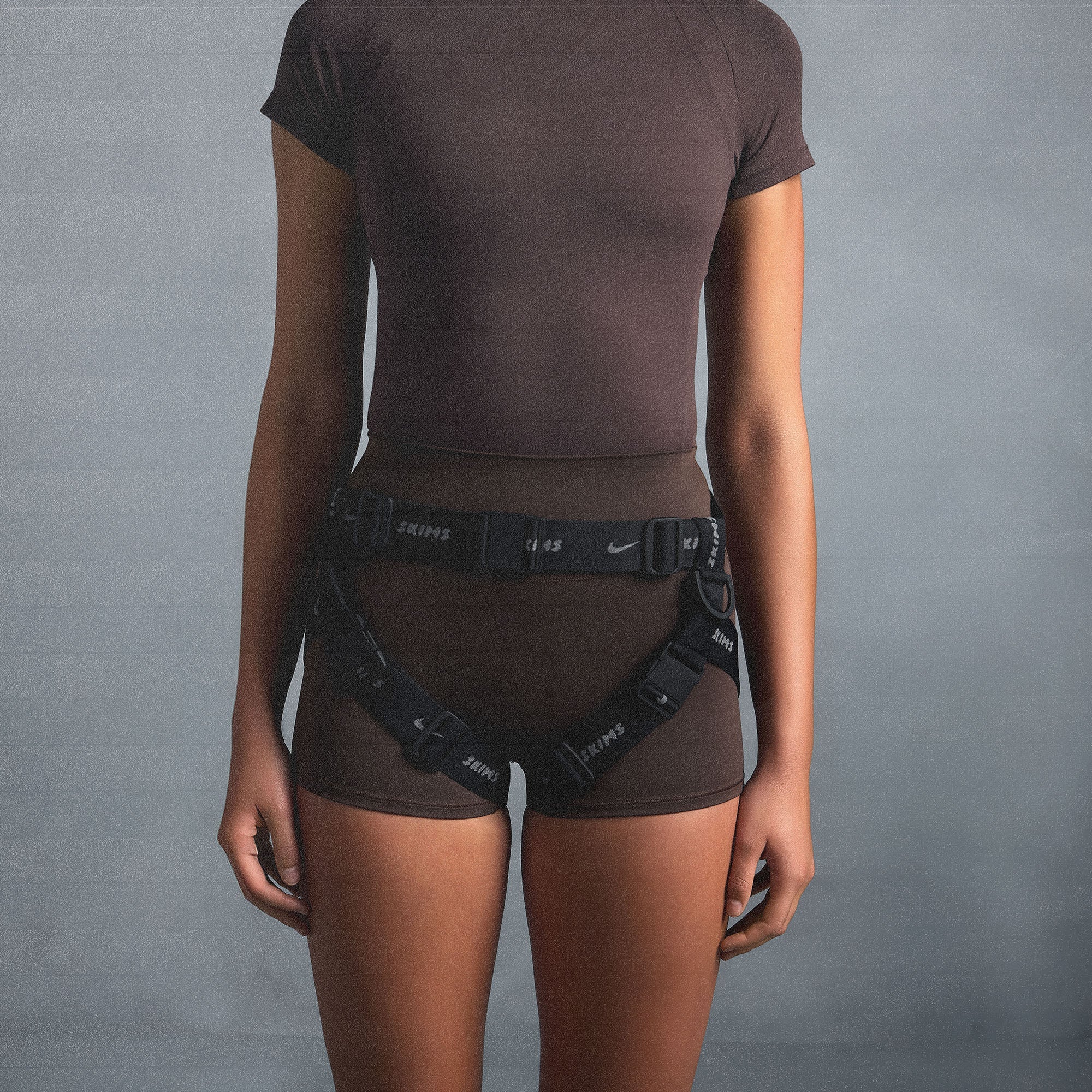 NikeSKIMS MATTE 3" SHORT | DARK SEPIA - Image 5