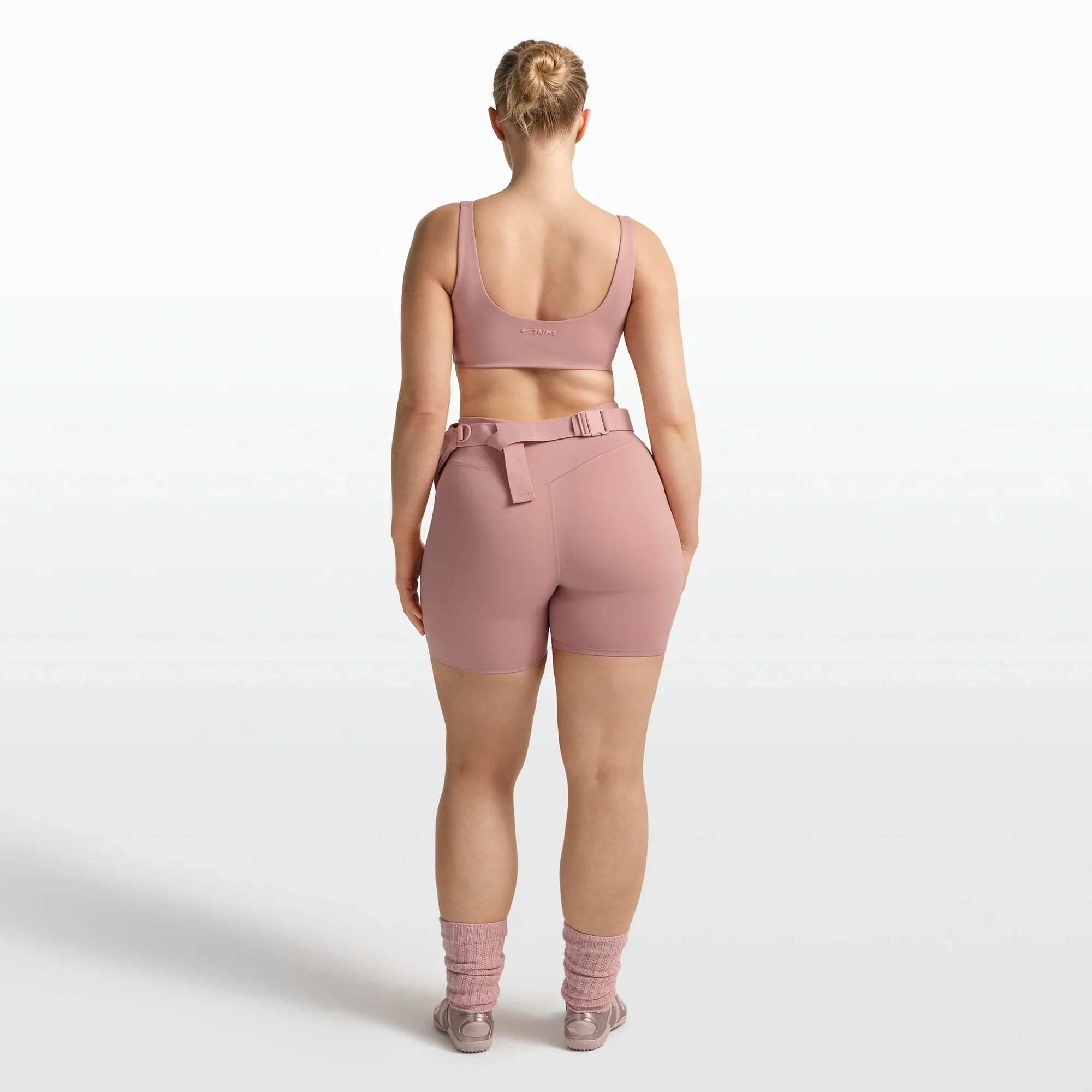 NikeSKIMS MATTE SCOOP NECK BRA | HIMALAYAN - Image 3