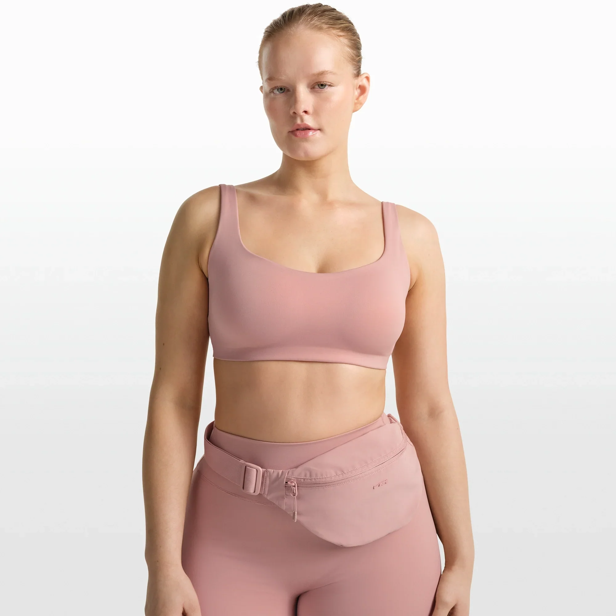 NikeSKIMS MATTE SCOOP NECK BRA | HIMALAYAN - Image 4