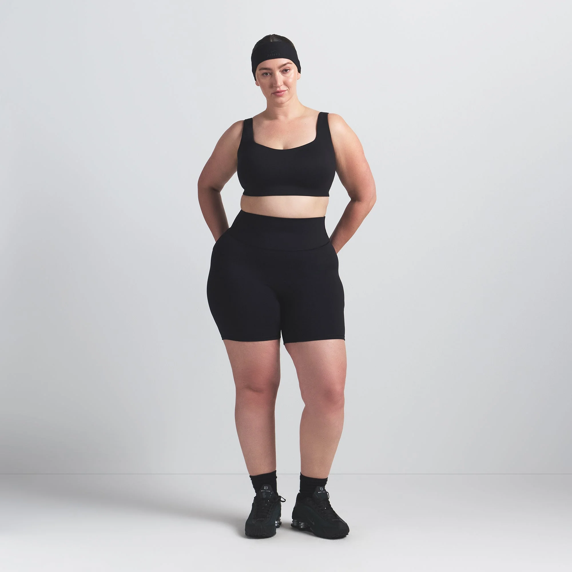 NikeSKIMS MATTE SCOOP NECK BRA | OBSIDIAN - Image 4