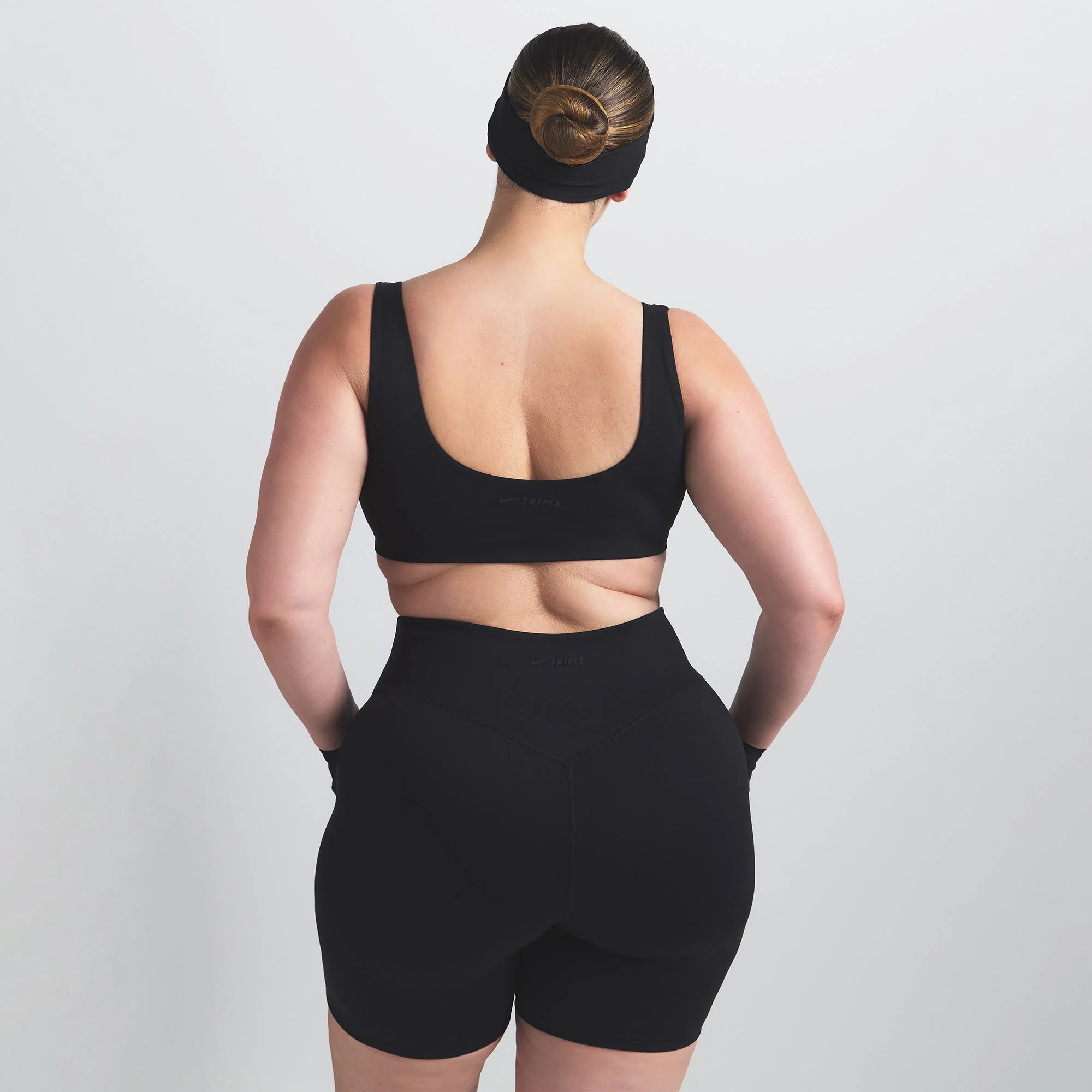 NikeSKIMS MATTE SCOOP NECK BRA | OBSIDIAN - Image 6