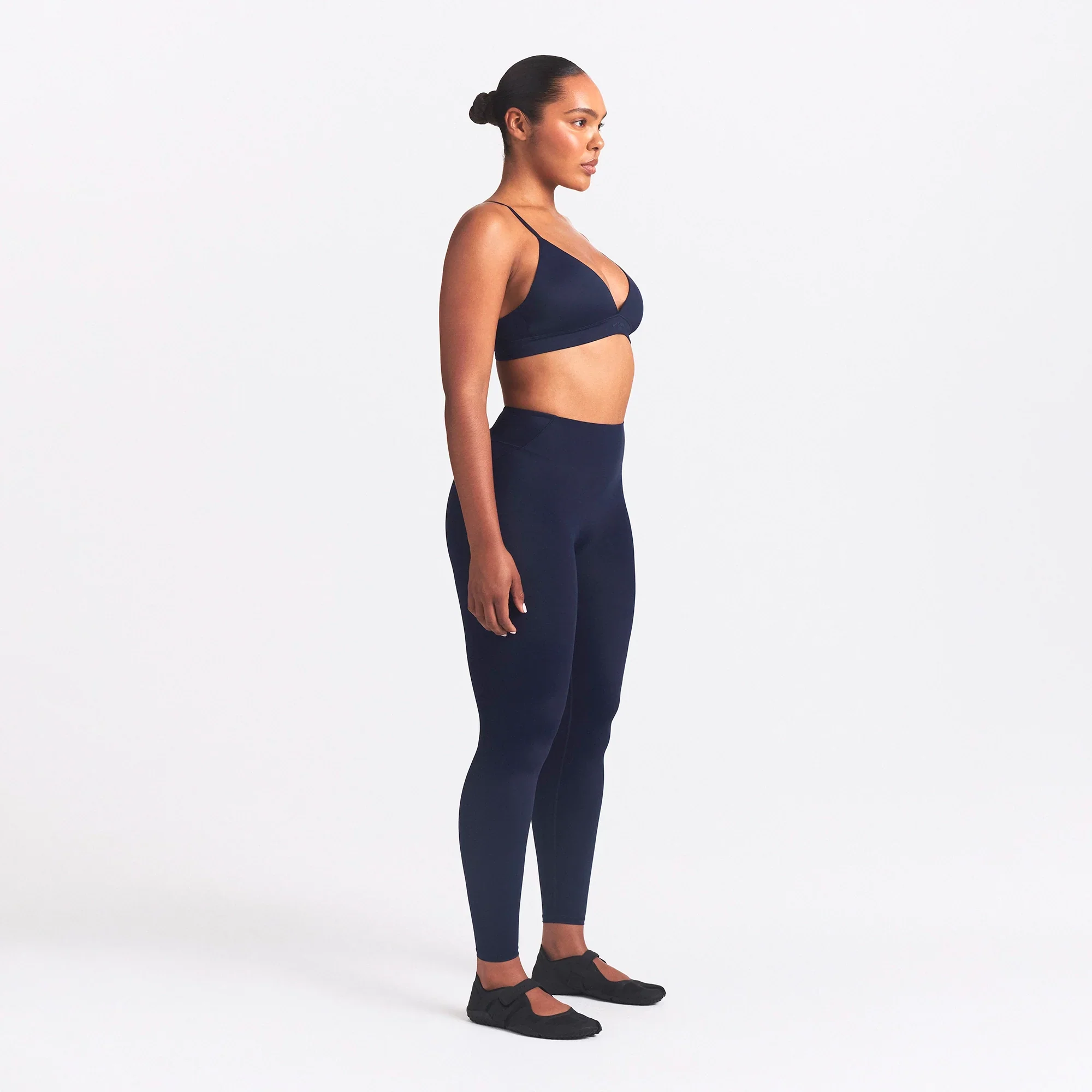 NikeSKIMS SHINE BONDED WAIST 26" LEGGING | NAVY - Image 5