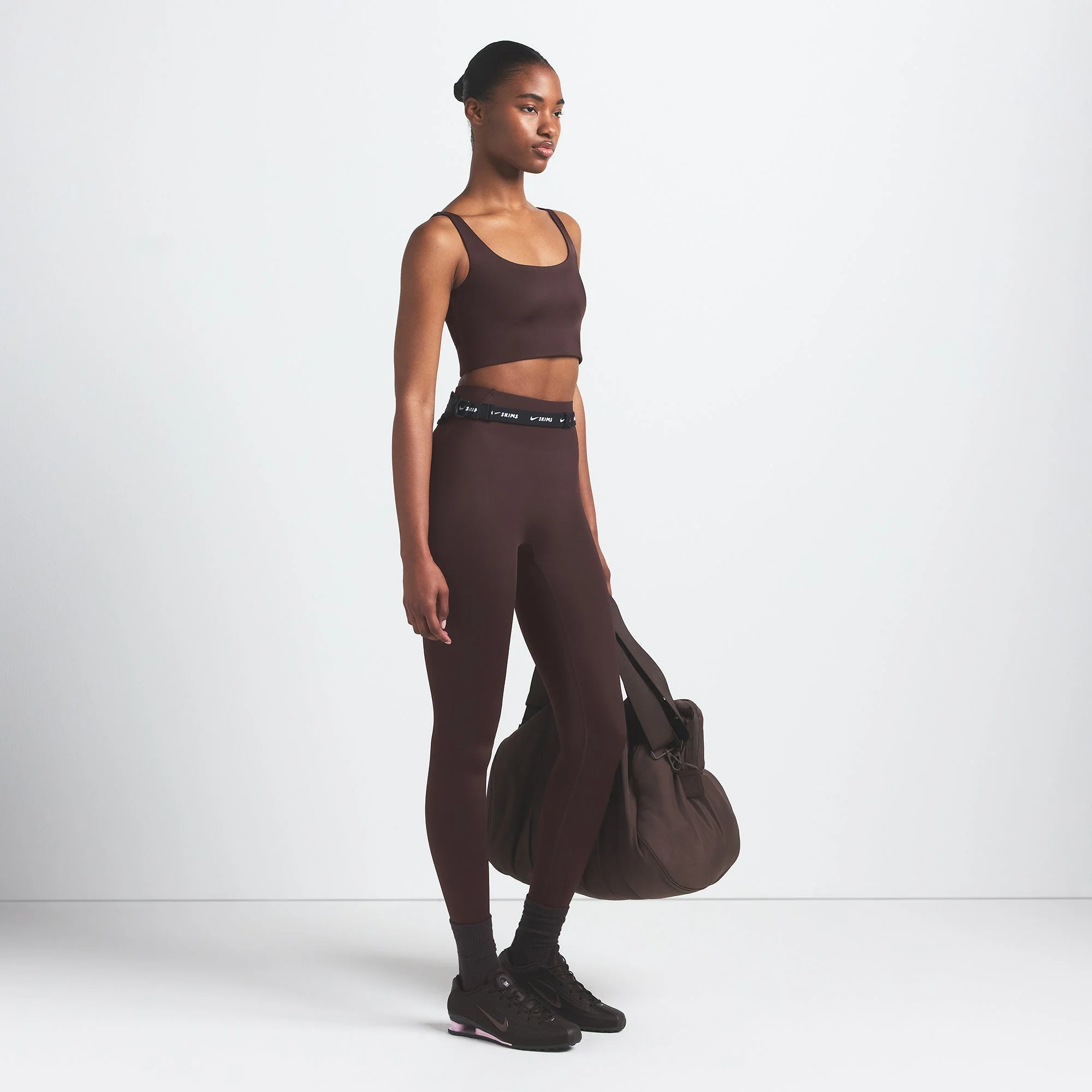 NikeSKIMS SHINE BONDED WAIST 26" LEGGING | PHOENIX - Image 3