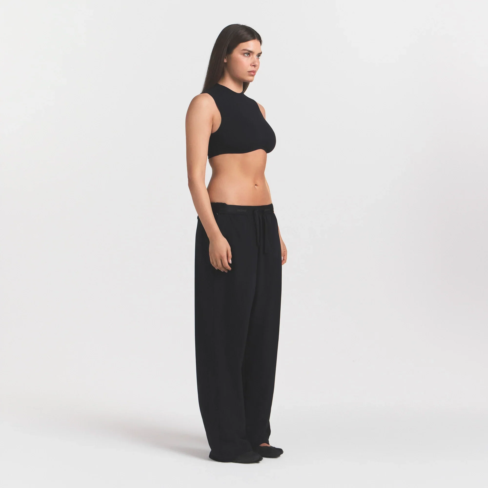 NikeSKIMS STRETCH NYLON OVERSIZED PANT | OBSIDIAN - Image 2