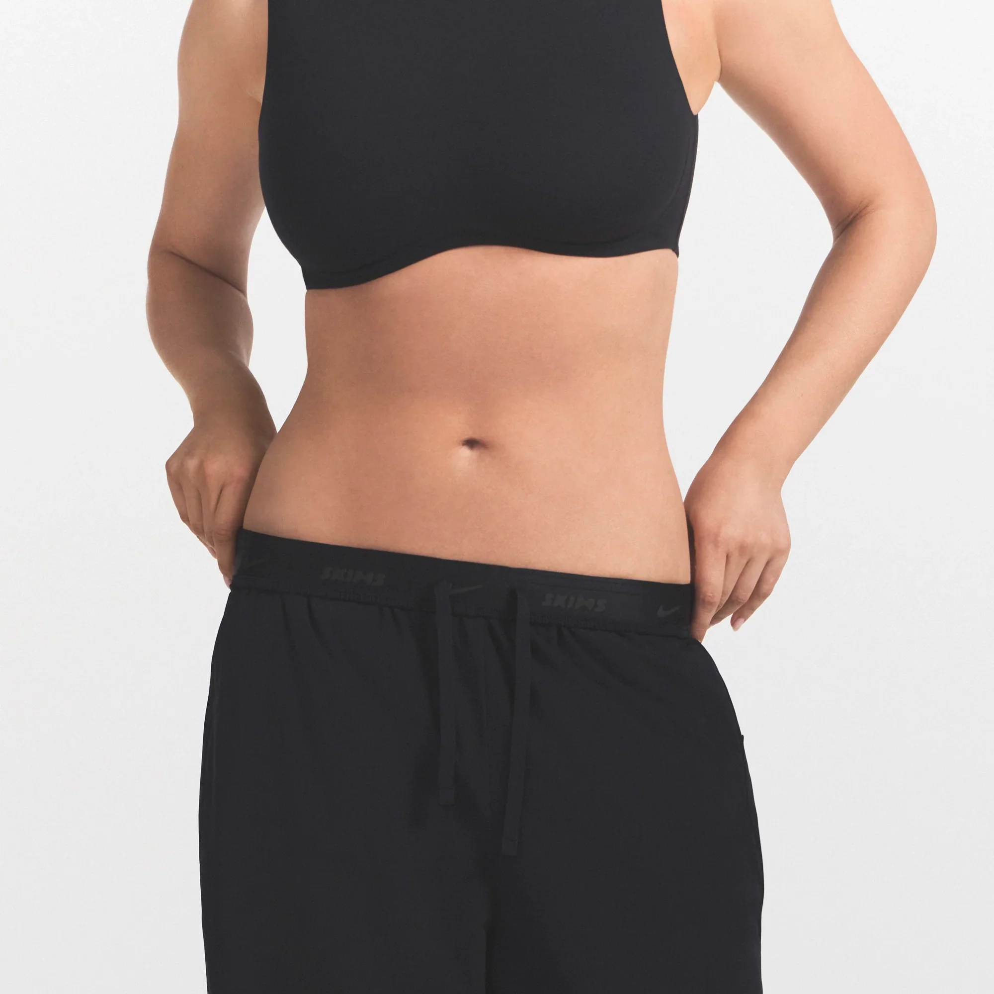 NikeSKIMS STRETCH NYLON OVERSIZED PANT | OBSIDIAN - Image 3