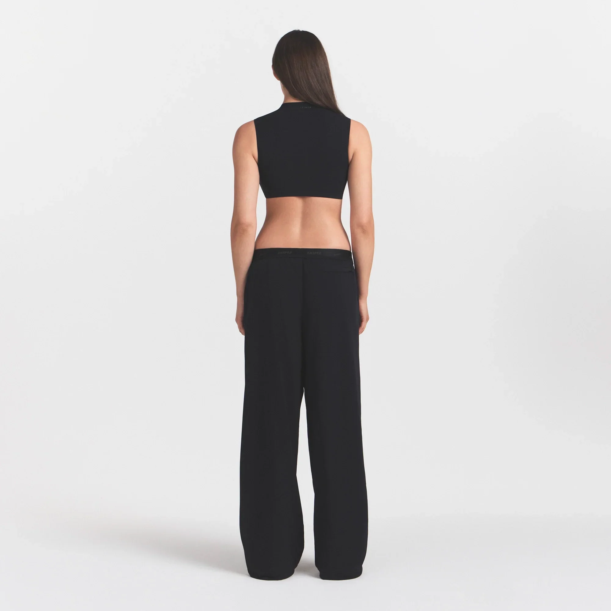NikeSKIMS STRETCH NYLON OVERSIZED PANT | OBSIDIAN - Image 4
