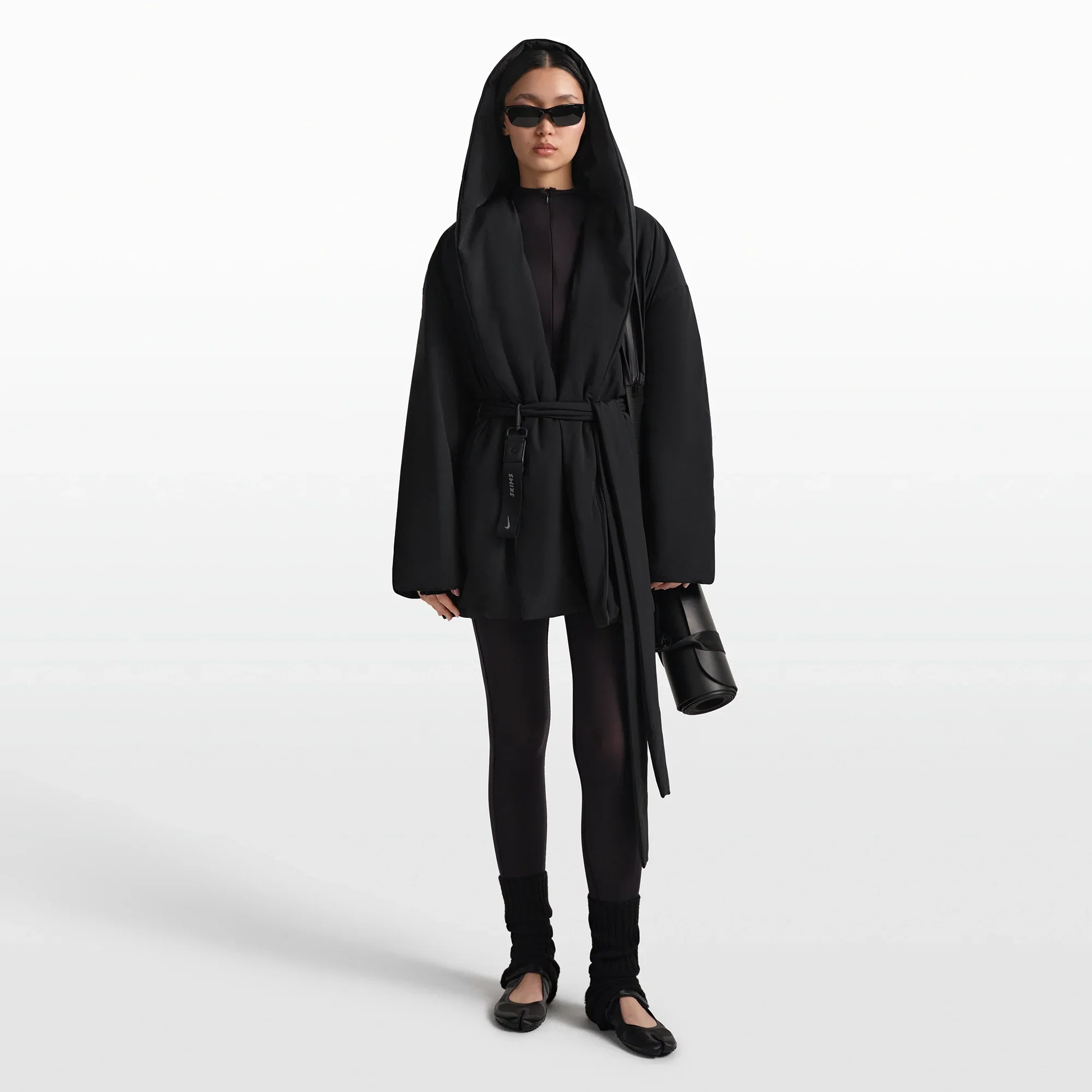 NikeSKIMS WOVEN NYLON WRAP COAT | OBSIDIAN - Image 5