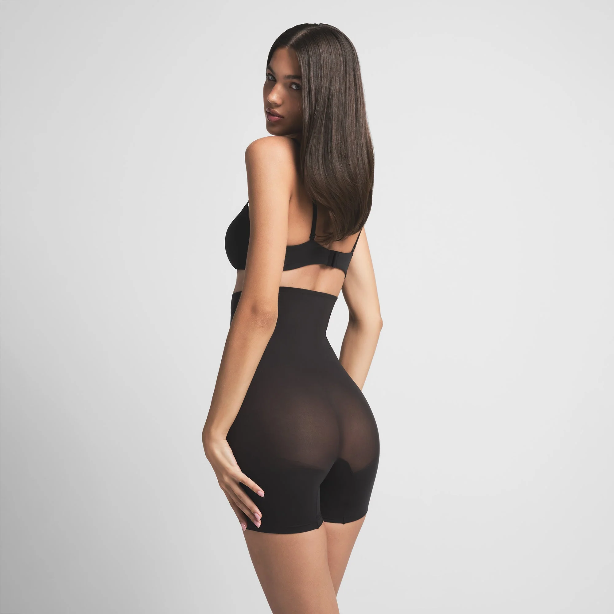 SHEER SEAMLESS HIGH-WAISTED MID THIGH SHORT | ONYX - Image 4