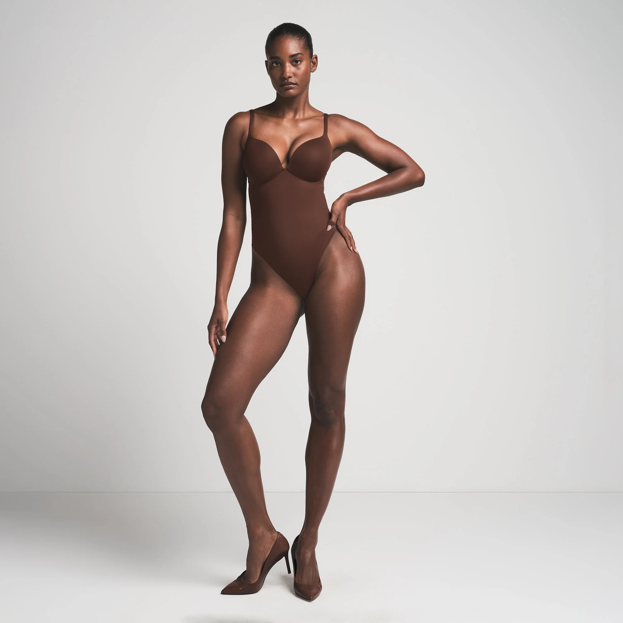 SKIMS ULTIMATE BODY PUSH-UP THONG BODYSUIT | COCOA - Image 3