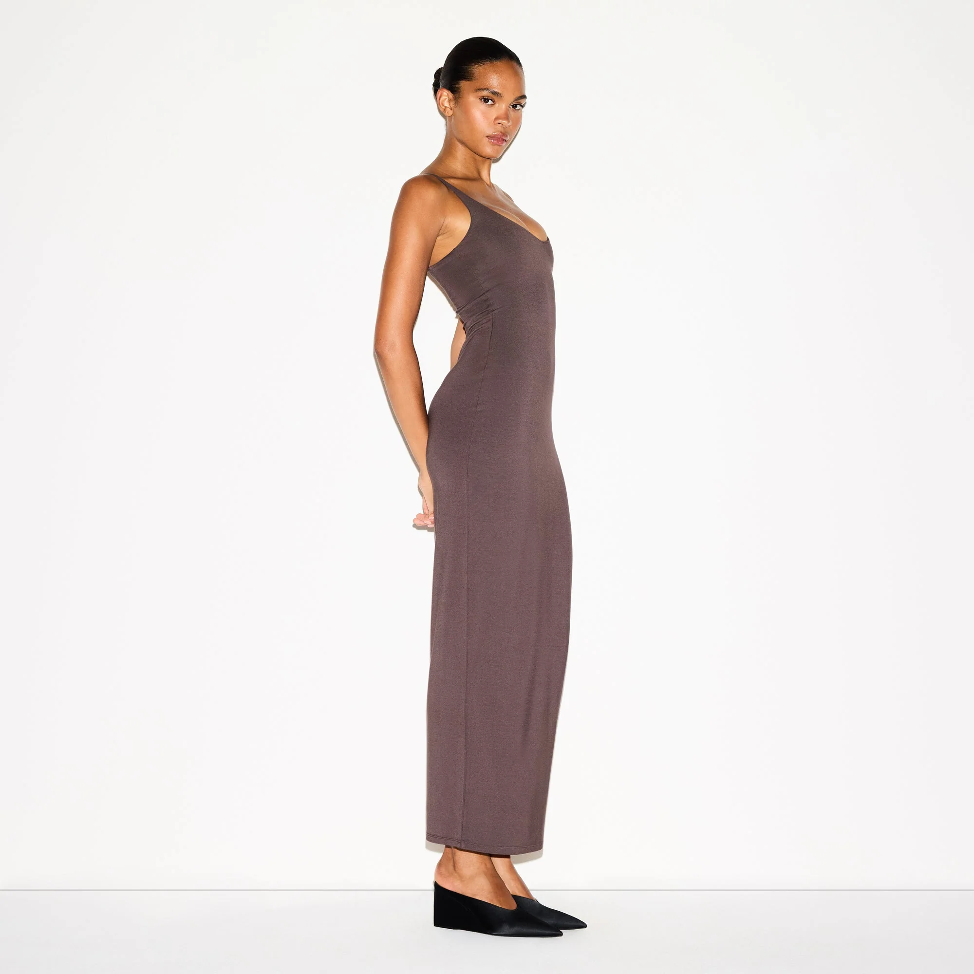 SMOOTH LAYERS SKIMPY SCOOP NECK LONG DRESS | RAISIN - Image 3