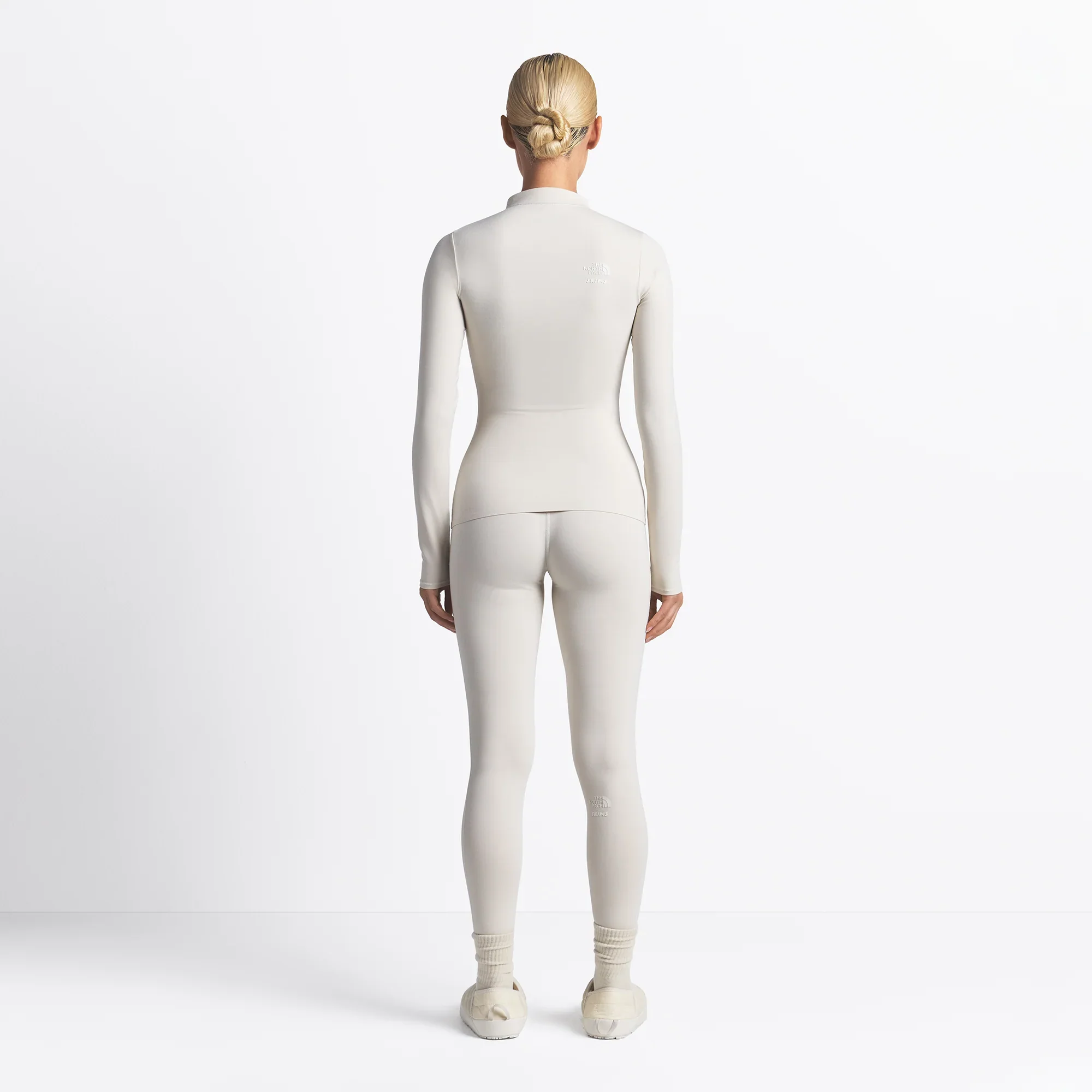 THE NORTH FACE X SKIMS REFINA LEGGING | BONE - Image 3