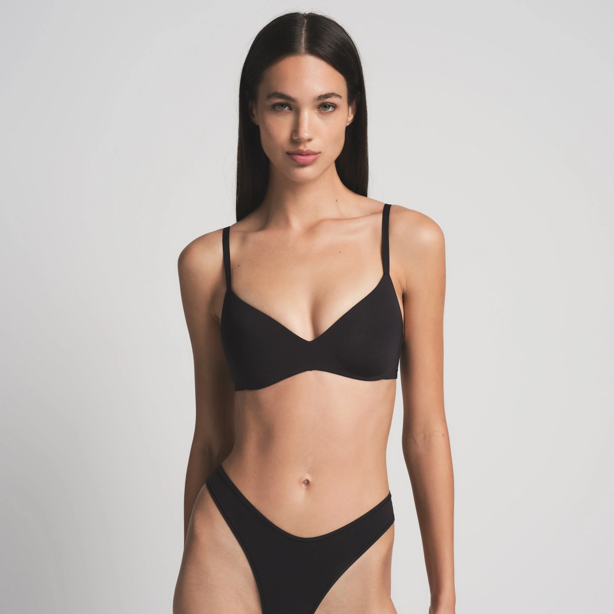WIRELESS FORM PUSH-UP PLUNGE BRA | ONYX - Image 3